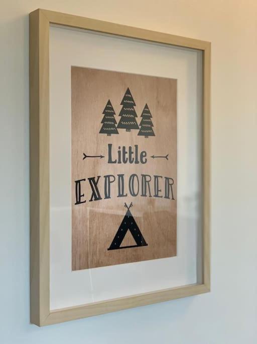 Little Explorer*Studio*Disneyland*Valdeurope*Paris Montévrain Extérieur photo